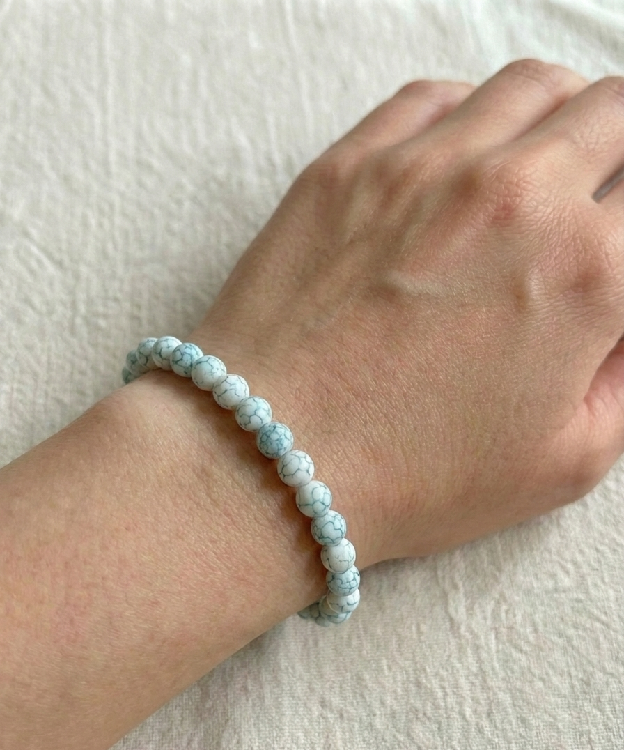 Blue Crackle Agate Stretch Bracelet - Image 2